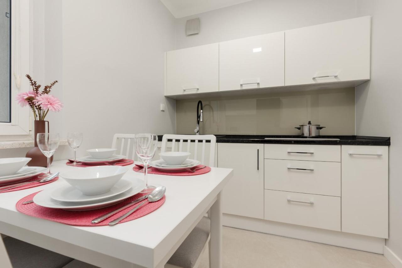 Bright Apartment Kasprzaka Warsaw Wola Near Metro Station By Noclegi Renters Esterno foto